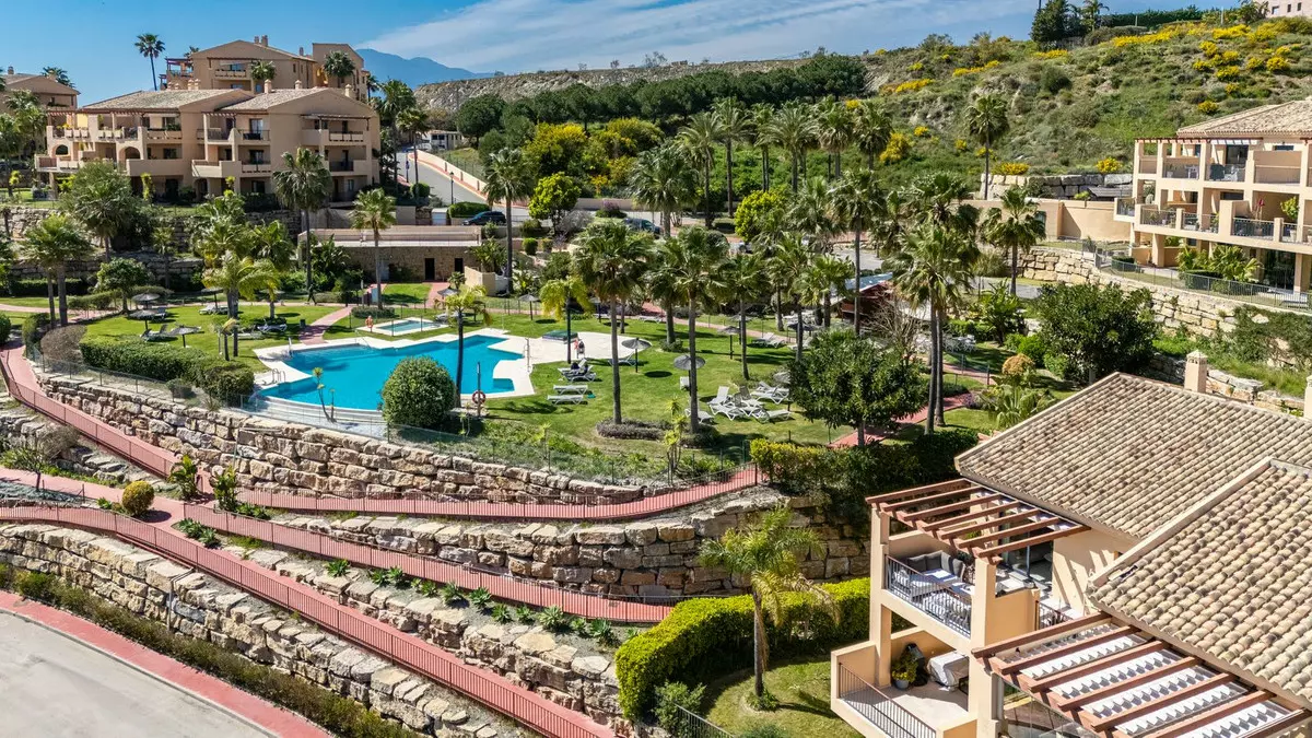 2-bedroom Apartment In Benahavis, Spain (118 M²)