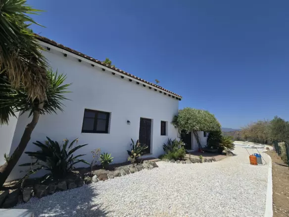 3-bedroom Villa In Guaro, Spain (152 M²)