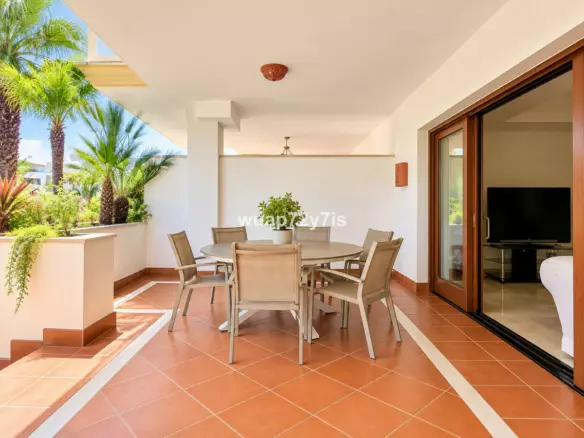 2-bedroom Apartment In Marbella, Spain (173 M²)