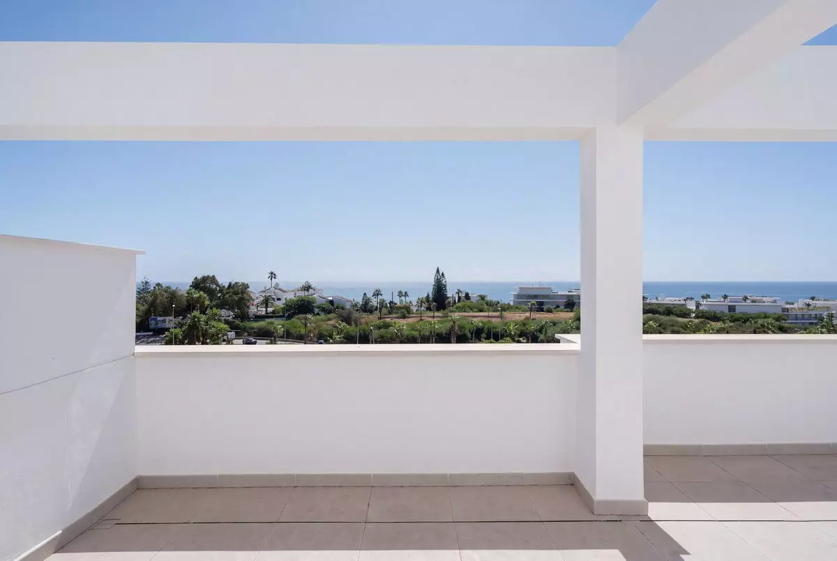2-bedroom Apartment In Estepona, Spain (95 M²)