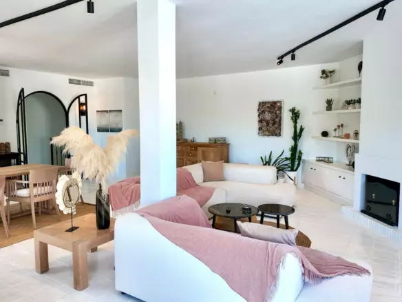 3-bedroom Villa In Mijas, Spain (260 M²)