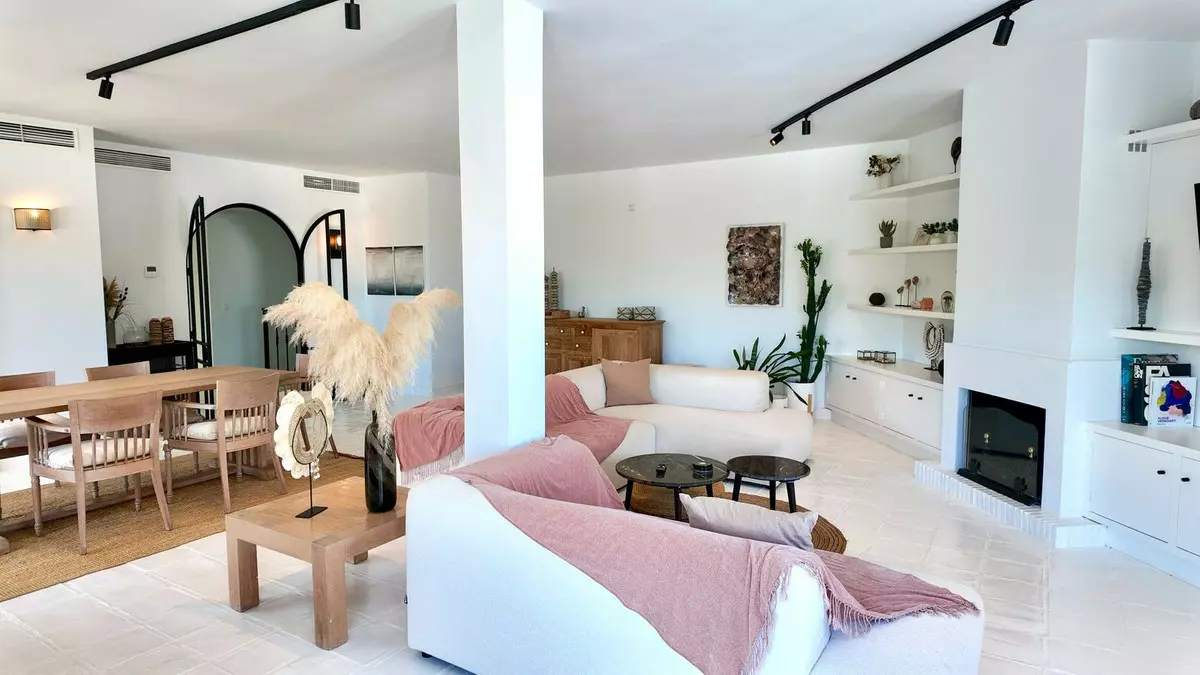 3-bedroom Villa In Mijas, Spain (260 M²)