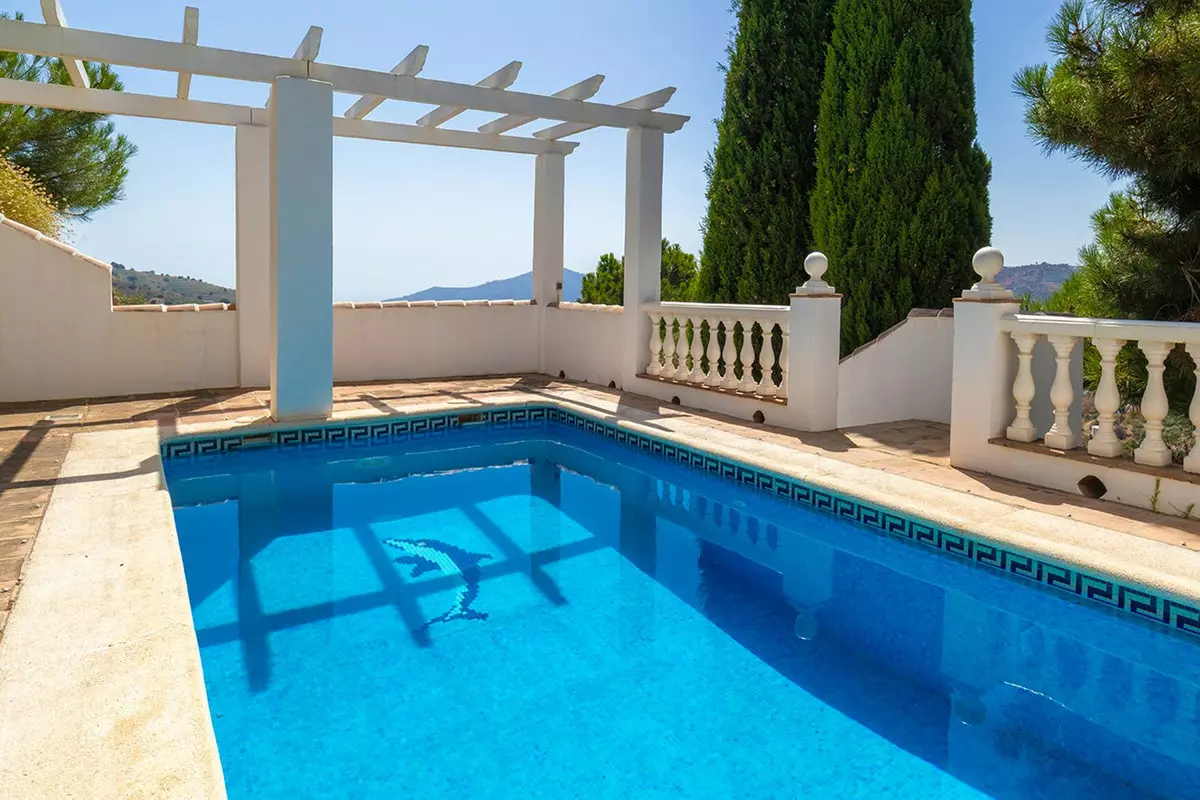 4-bedroom Villa In Cómpeta, Spain (278 M²)