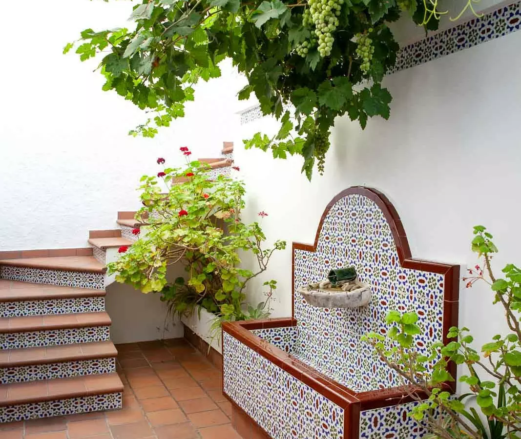 5-bedroom Country House In Serrato, Spain (312 M²)