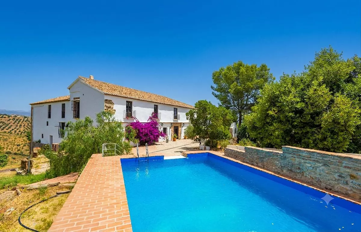 8-bedroom Country House In Colmenar, Spain (1.094 M²)