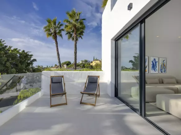 3-bedroom Apartment In Estepona, Spain (180 M²)