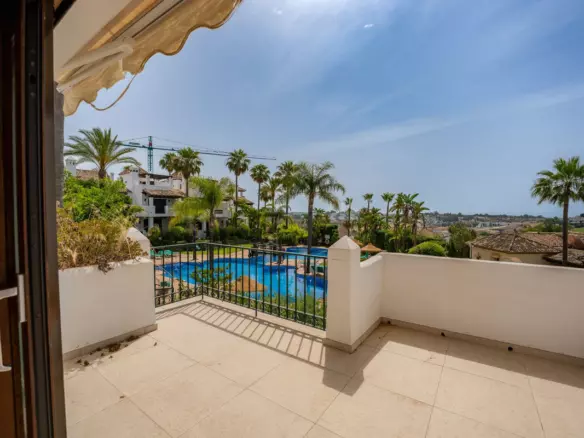 3-bedroom Town House In Estepona, Spain (235 M²)