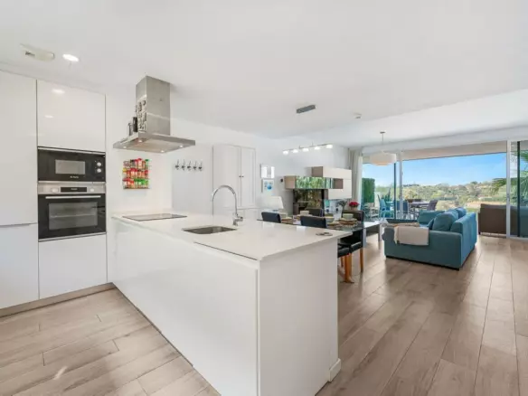 3-bedroom Town House In Estepona, Spain (167 M²)