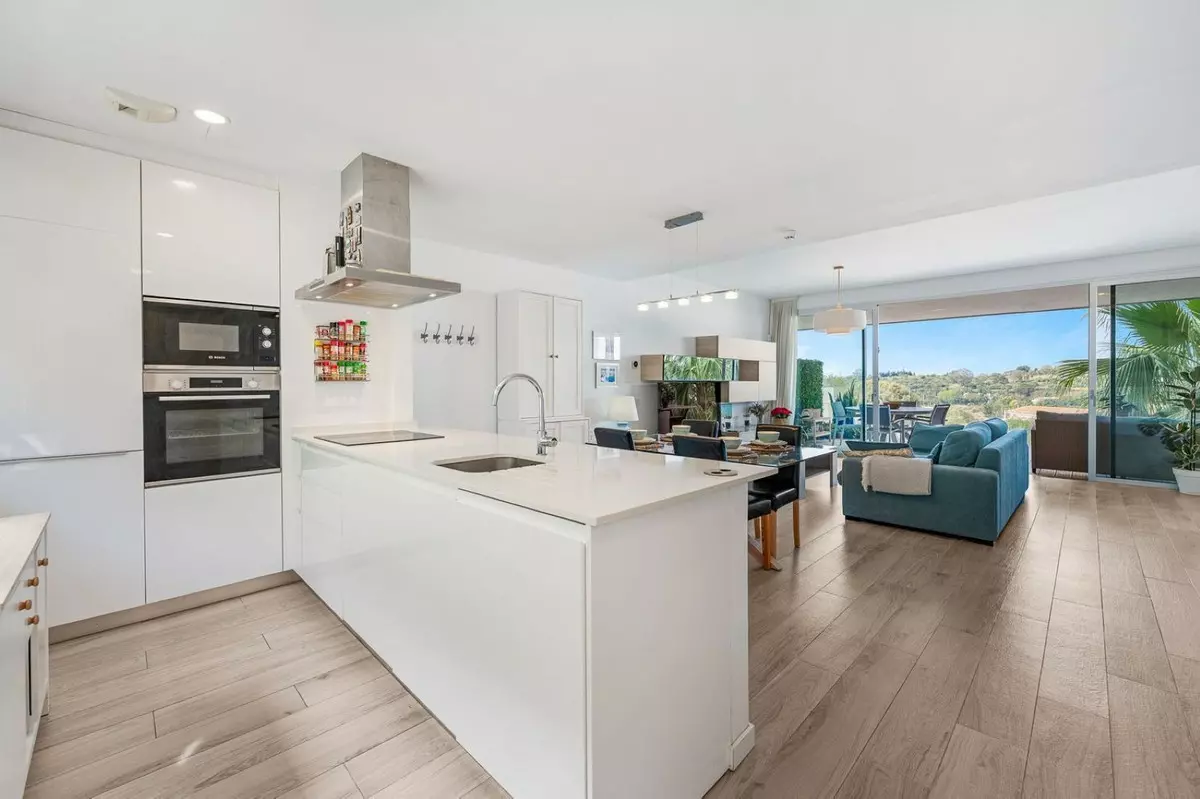 3-bedroom Town House In Estepona, Spain (167 M²)