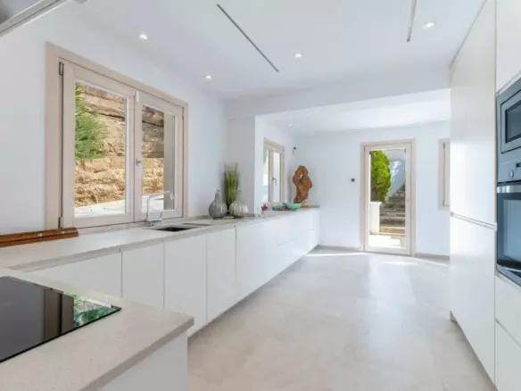 5-bedroom Villa In Palma De Mallorca, Spain (537 M²)