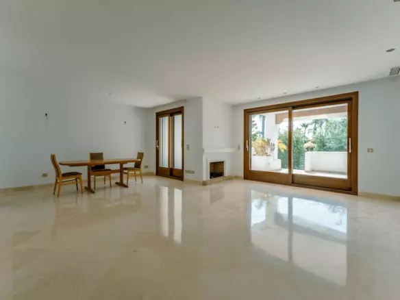 3-bedroom Town House In Estepona, Spain (235 M²)