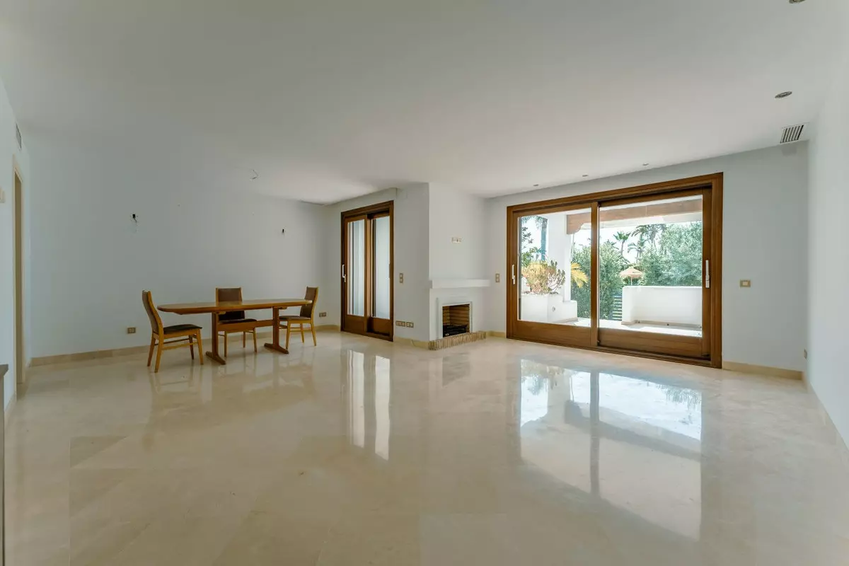 3-bedroom Town House In Estepona, Spain (235 M²)