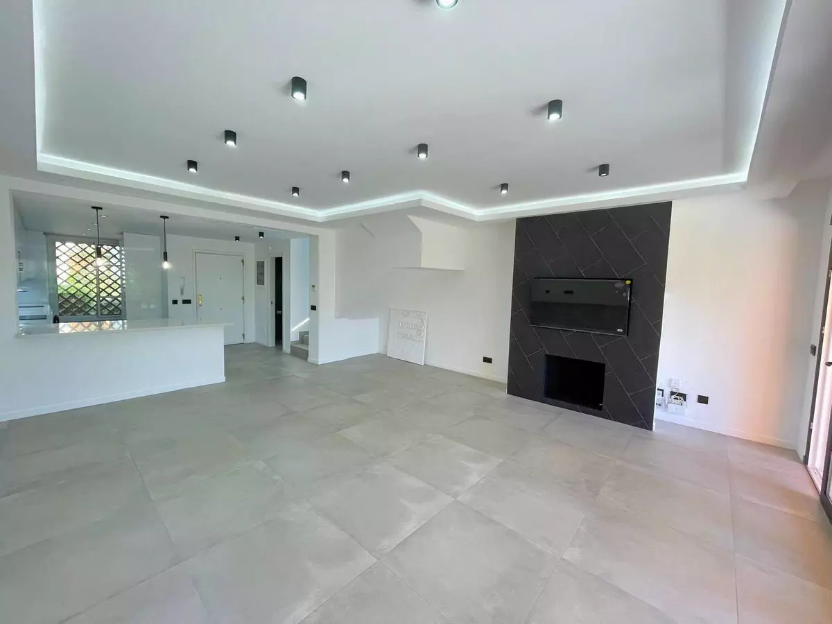 3-bedroom Town House In Estepona, Spain (150 M²)