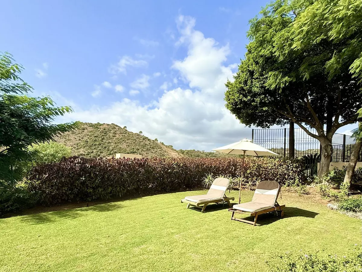 2-bedroom Apartment In Benahavis, Spain (100 M²)