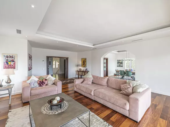 4-bedroom Villa In Estepona, Spain (384 M²)