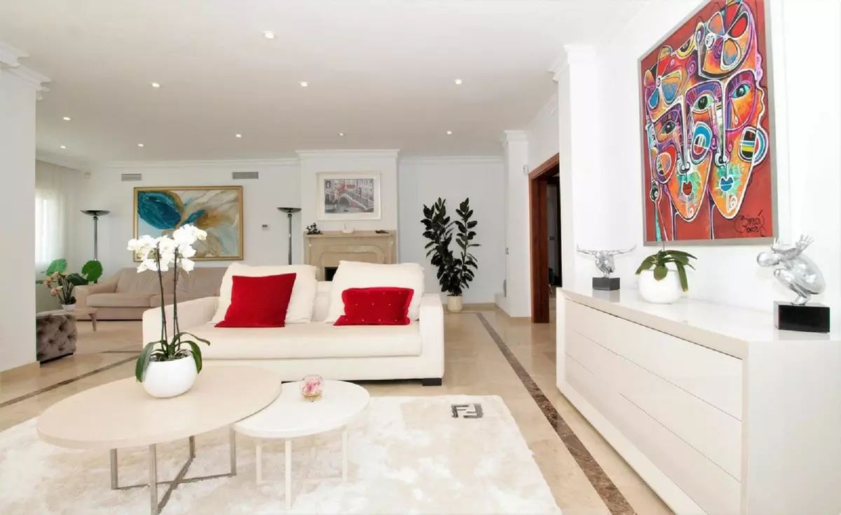 10-bedroom Villa In Estepona, Spain (878 M²)