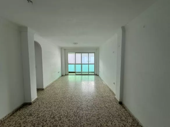 3-bedroom Apartment In Estepona, Spain (104 M²)