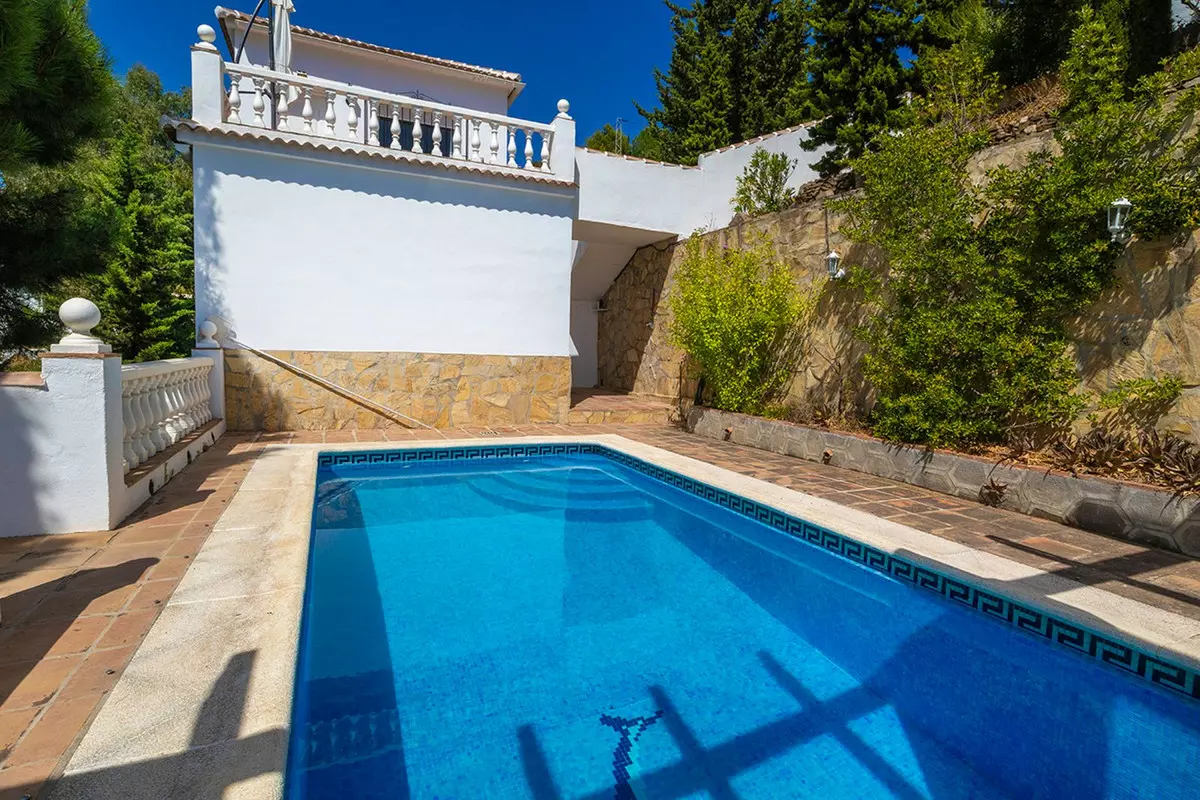 4-bedroom Villa In Cómpeta, Spain (278 M²)