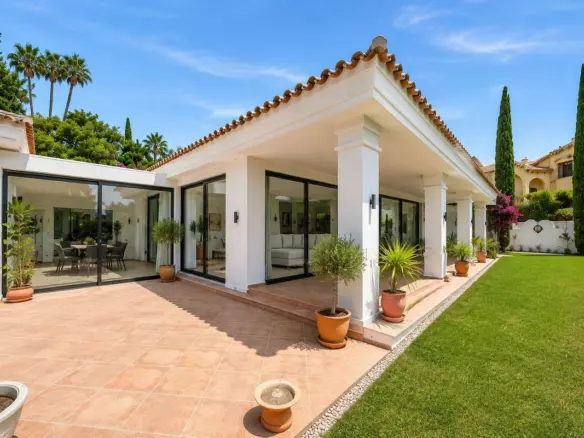 2-bedroom Villa In Benahavis, Spain (266 M²)