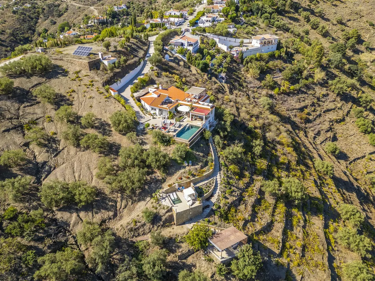 4-bedroom Villa In Cómpeta, Spain (227 M²)