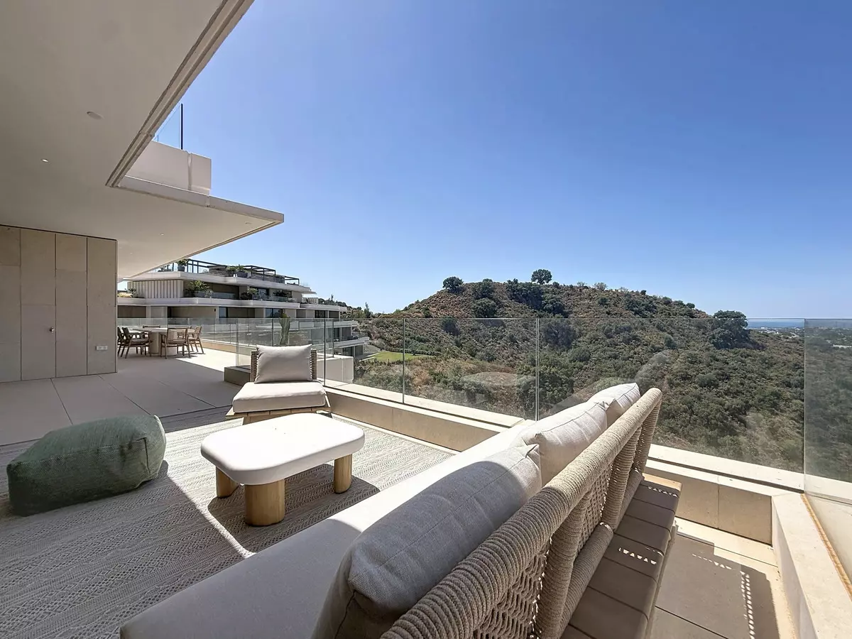 3-bedroom Apartment In Benahavis, Spain (150 M²)