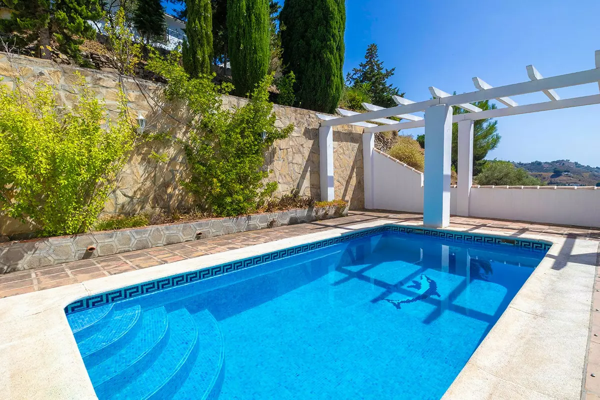 4-bedroom Villa In Cómpeta, Spain (278 M²)