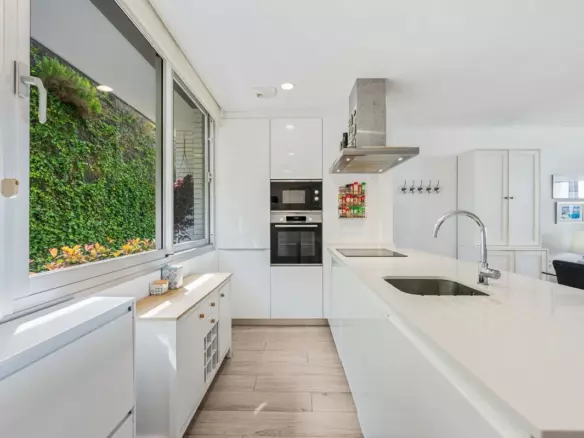 3-bedroom Town House In Estepona, Spain (167 M²)