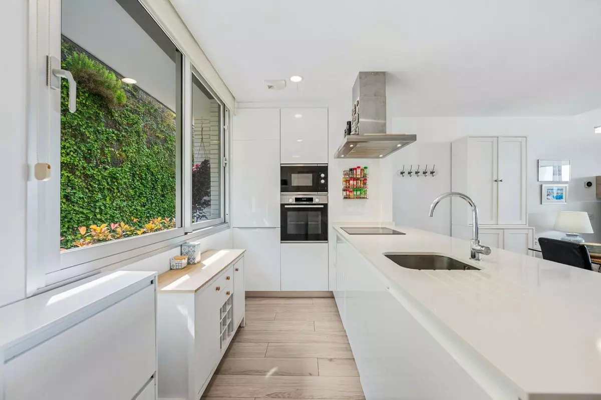 3-bedroom Town House In Estepona, Spain (167 M²)
