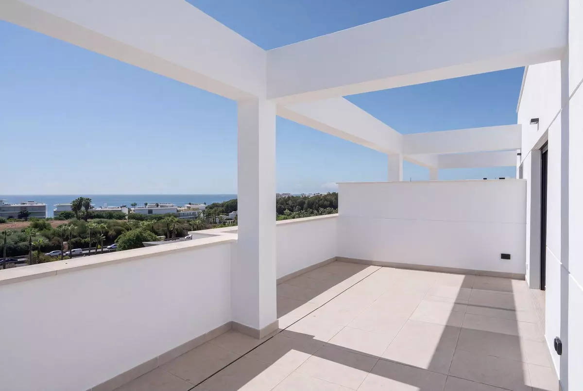 2-bedroom Apartment In Estepona, Spain (95 M²)