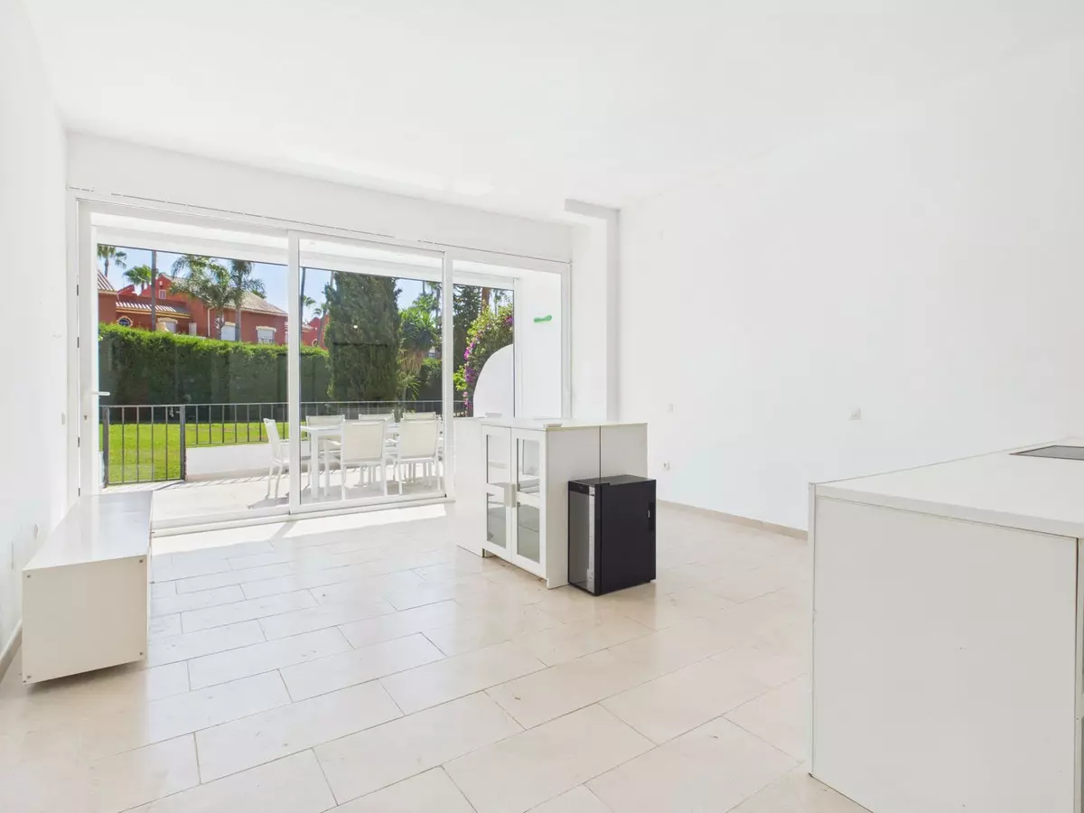 1-bedroom Apartment In Estepona, Spain (53 M²)