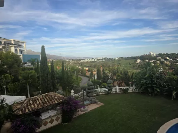 6-bedroom Villa In Estepona, Spain (415 M²)
