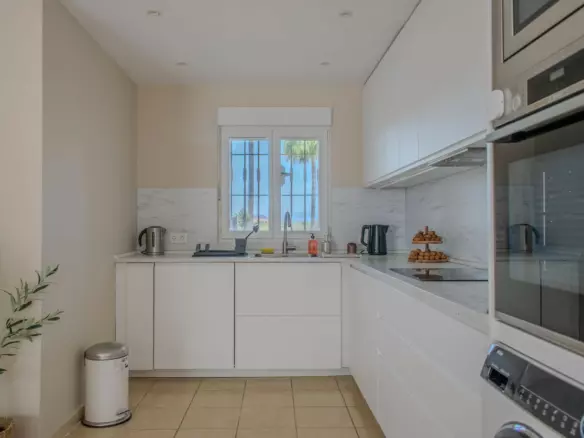 2-bedroom Apartment In Estepona, Spain (118 M²)