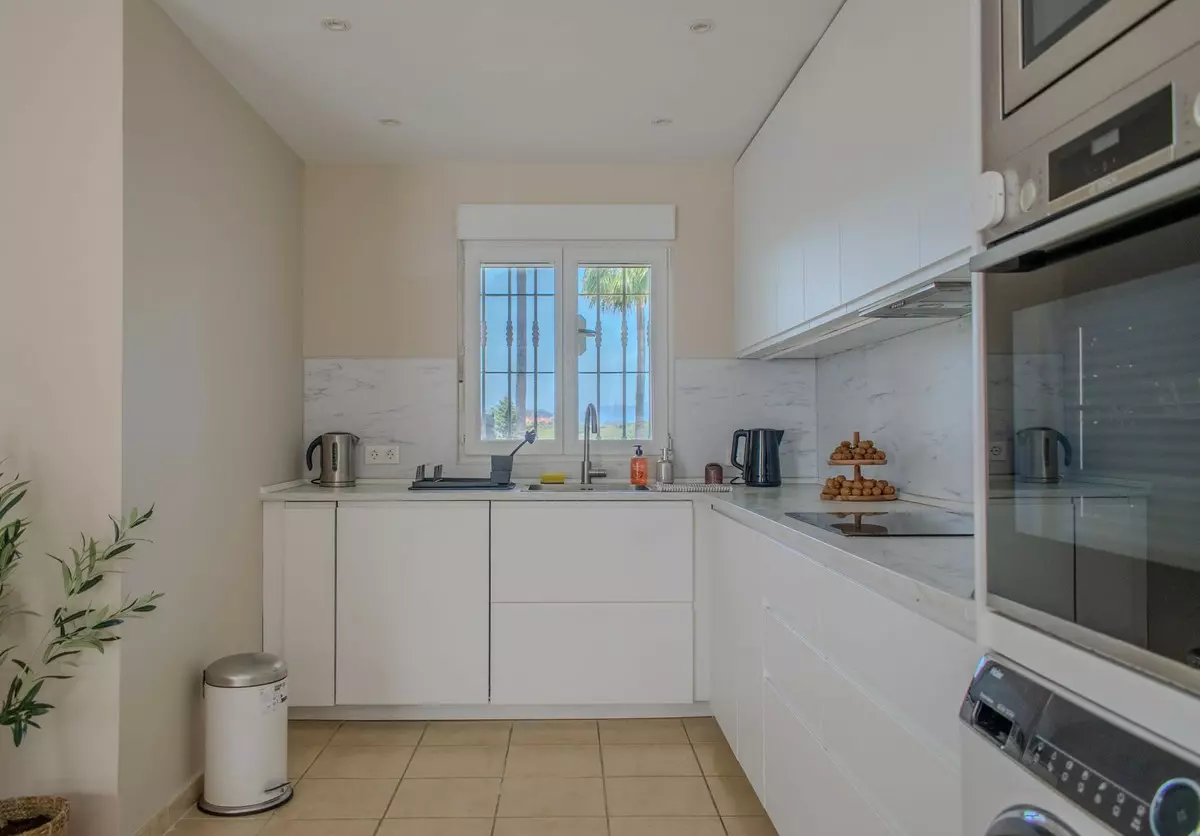 2-bedroom Apartment In Estepona, Spain (118 M²)