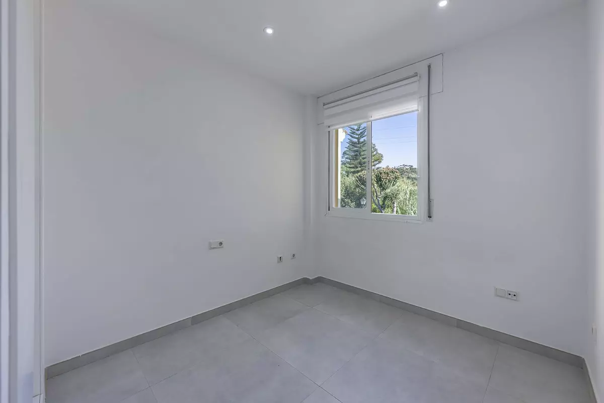 3-bedroom Town House In Estepona, Spain (102 M²)