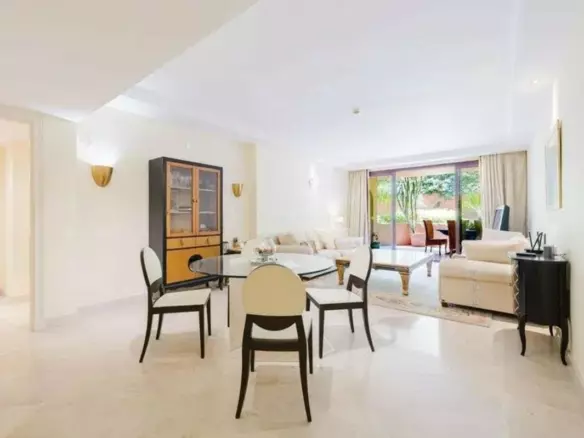 2-bedroom Apartment In Estepona, Spain (171 M²)