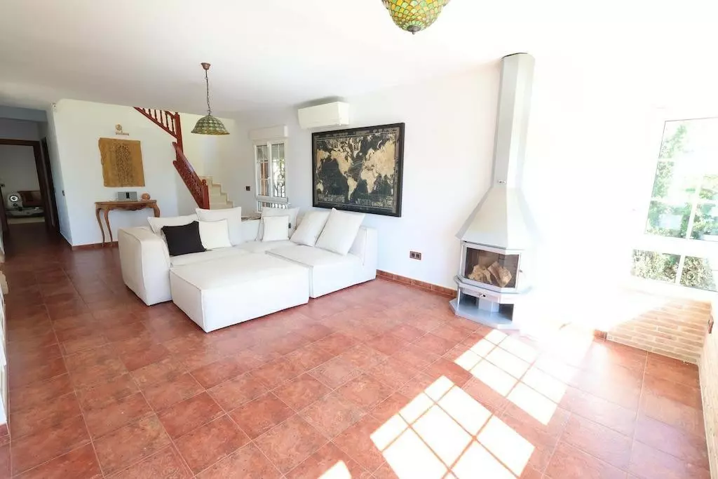 4-bedroom Villa In Orihuela, Spain (189 M²)