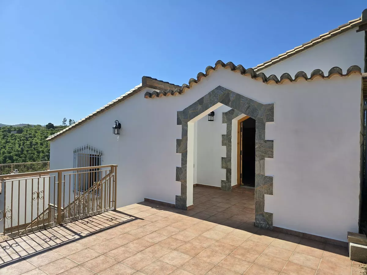 4-bedroom Villa In Sedella, Spain (496 M²)