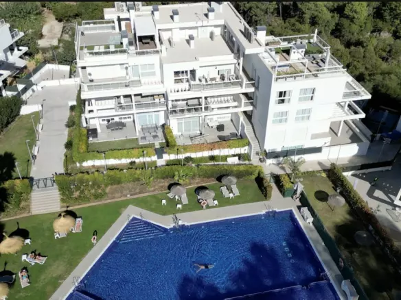 3-bedroom Apartment In Benahavis, Spain (180 M²)
