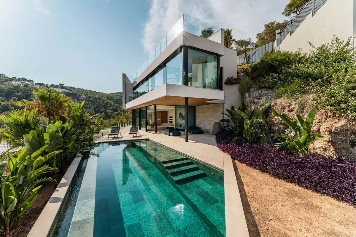 4-bedroom Villa In Calvià, Spain (584 M²)