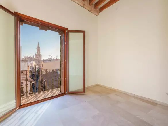 3-bedroom Apartment In Palma De Mallorca, Spain (170 M²)