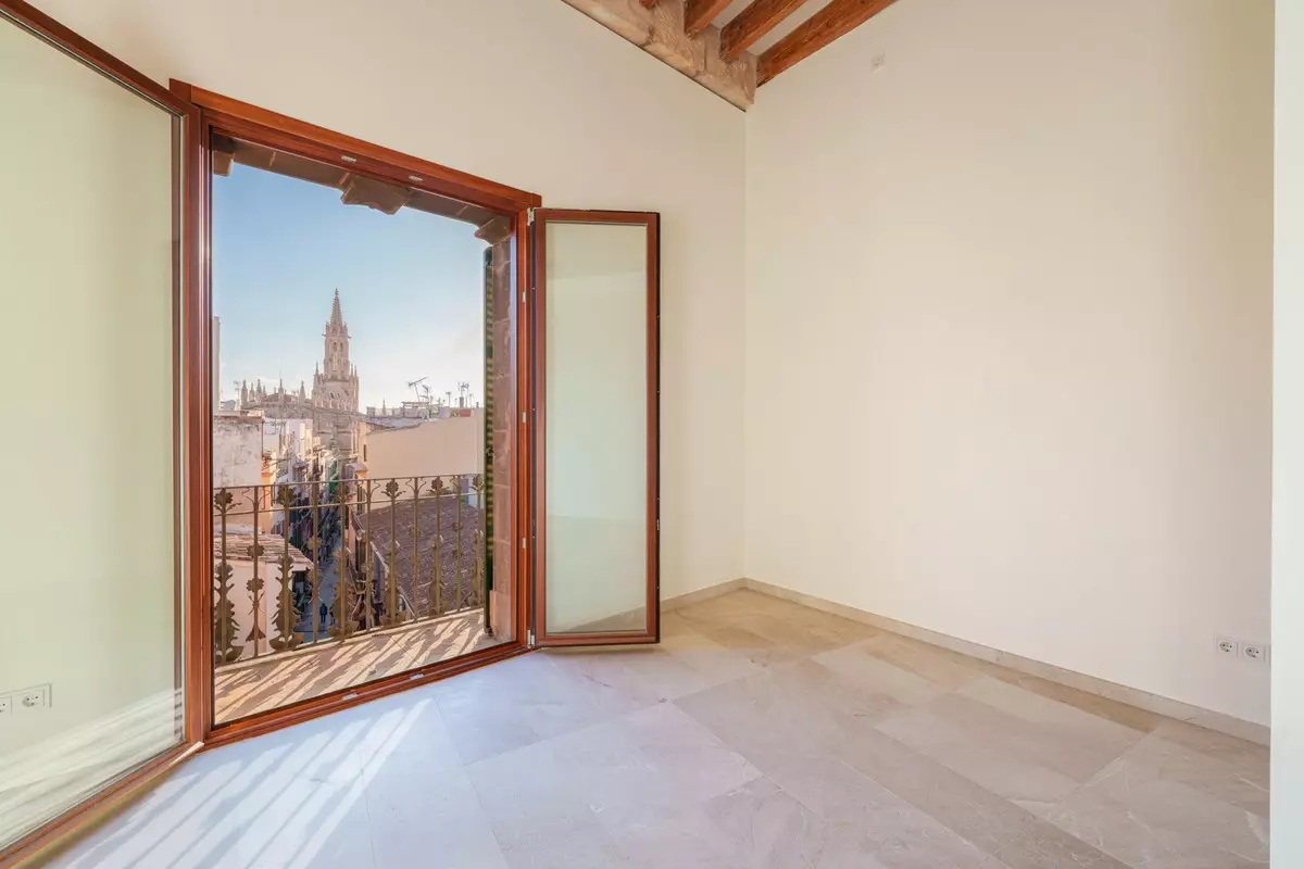 3-bedroom Apartment In Palma De Mallorca, Spain (170 M²)