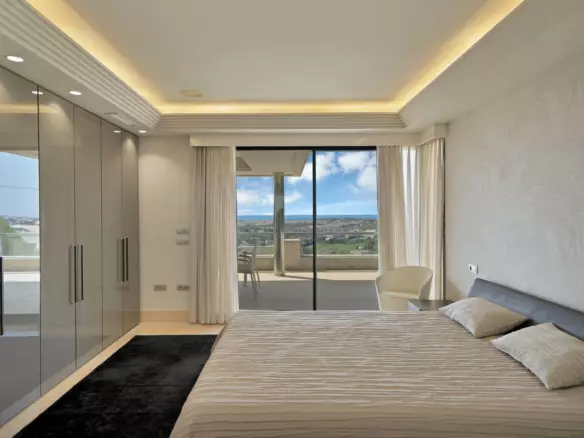 3-bedroom Apartment In Marbella, Spain (283 M²)