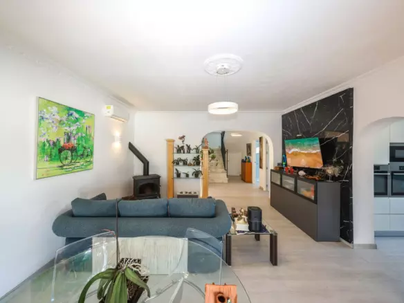 3-bedroom Villa In Coín, Spain (145 M²)