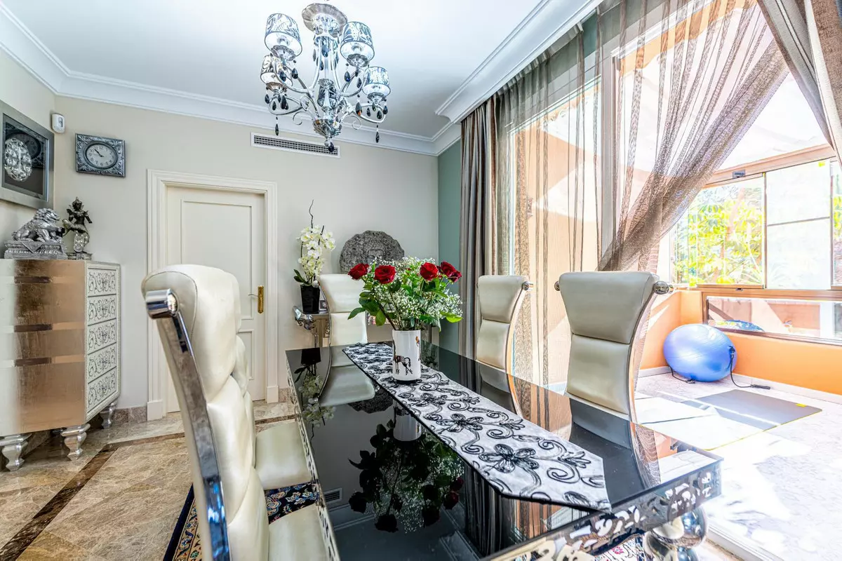 2-bedroom Apartment In Marbella, Spain (142 M²)