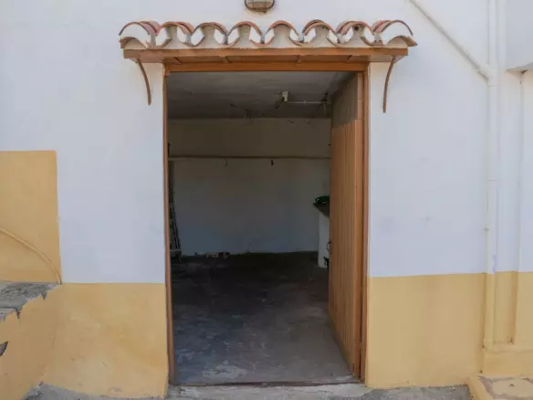 3-bedroom Country House In Álora, Spain (101 M²)