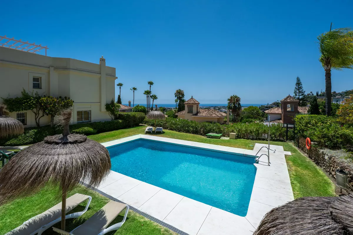 3-bedroom Town House In Benahavis, Spain (212 M²)