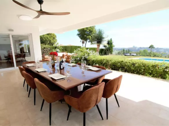 10-bedroom Villa In Estepona, Spain (878 M²)