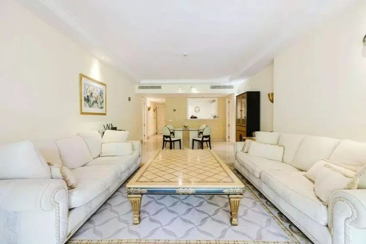 2-bedroom Apartment In Estepona, Spain (171 M²)