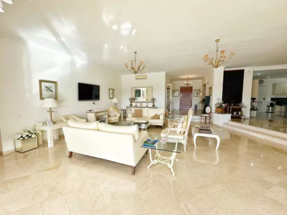 4-bedroom Villa In Estepona, Spain (450 M²)
