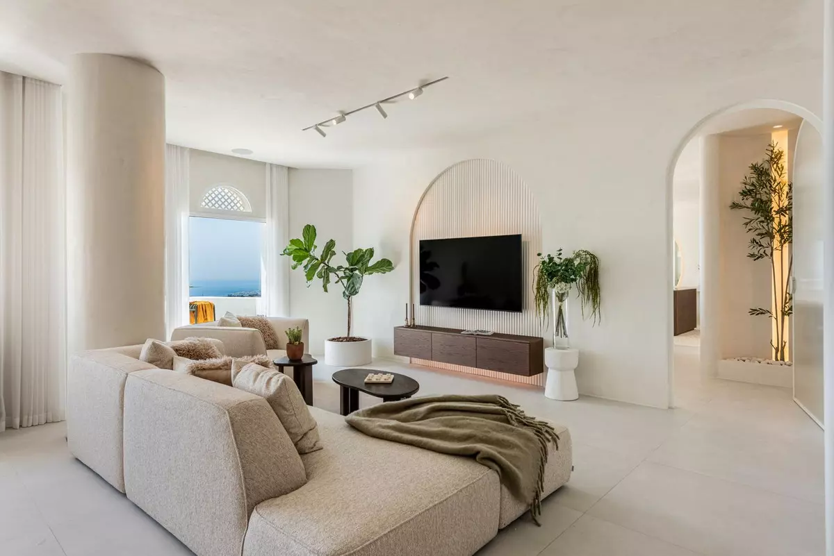 3-bedroom Apartment In Marbella, Spain (223 M²)